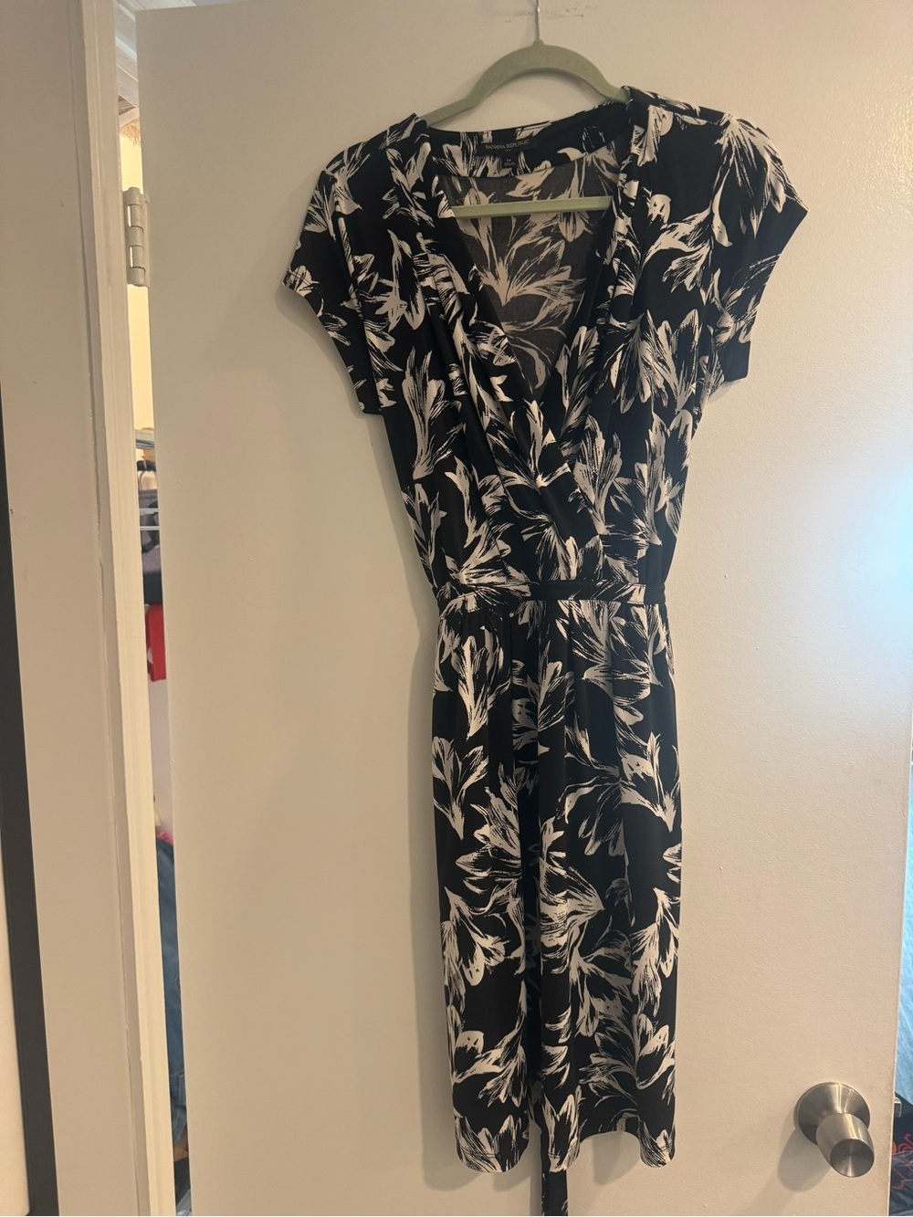 Banana Republic Black and White Floral Wrap Midi Dress| Business Casual